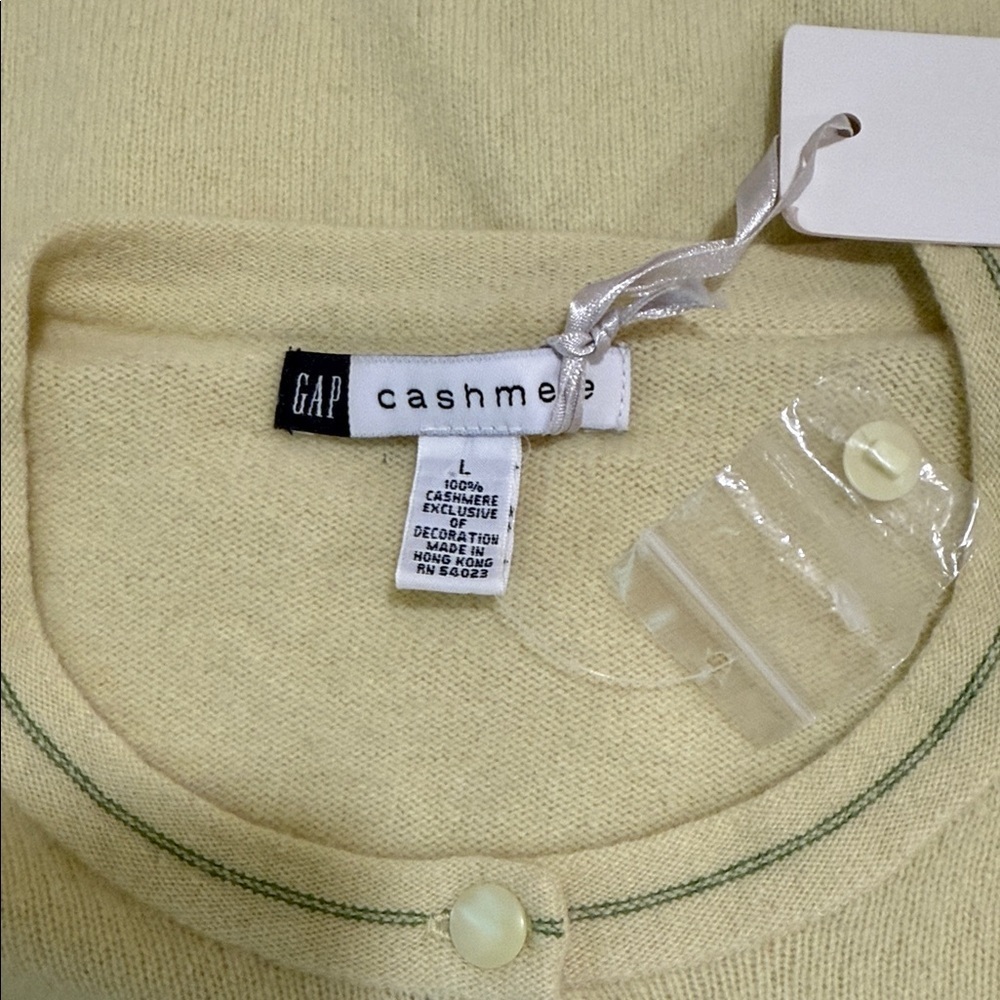 *NWT - GAP 100% Cashmere Women's Light Yellow/Green Cardigan (sz lg) - Picture 4 of 4